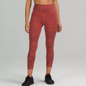 NEW WITH TAGS Wunder Train High-Rise Crop 23"